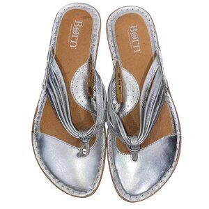 Born Womens Metallic Silver Leather Slip-On thong Sandals Size 7 cushioned
